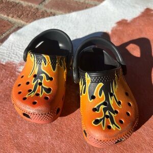Toddler 5C Flame Design  Crocs 🐊